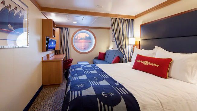 Cabine Deluxe com Vista para o Mar - Escotilha com vista parcial