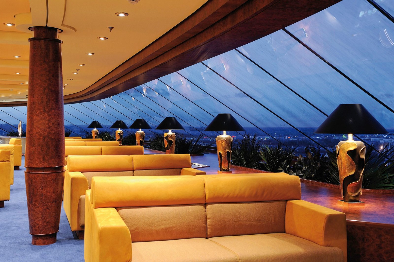 Top Sail Lounge
