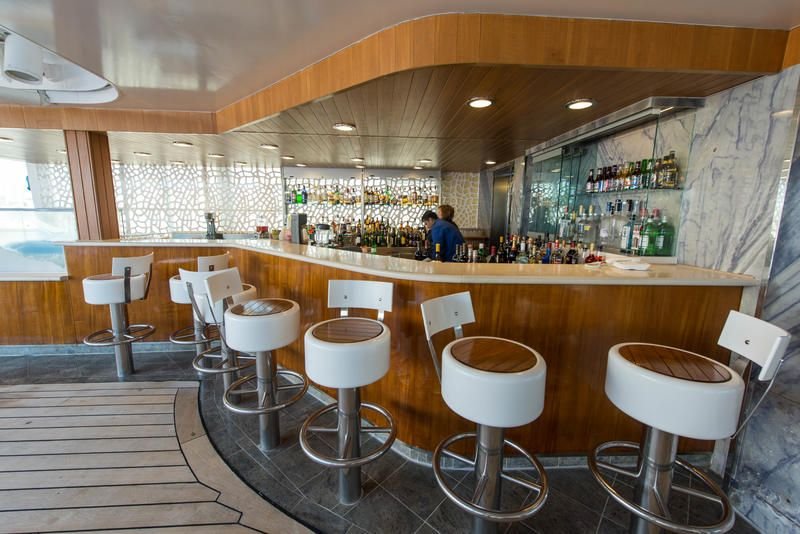 Pool Bar
