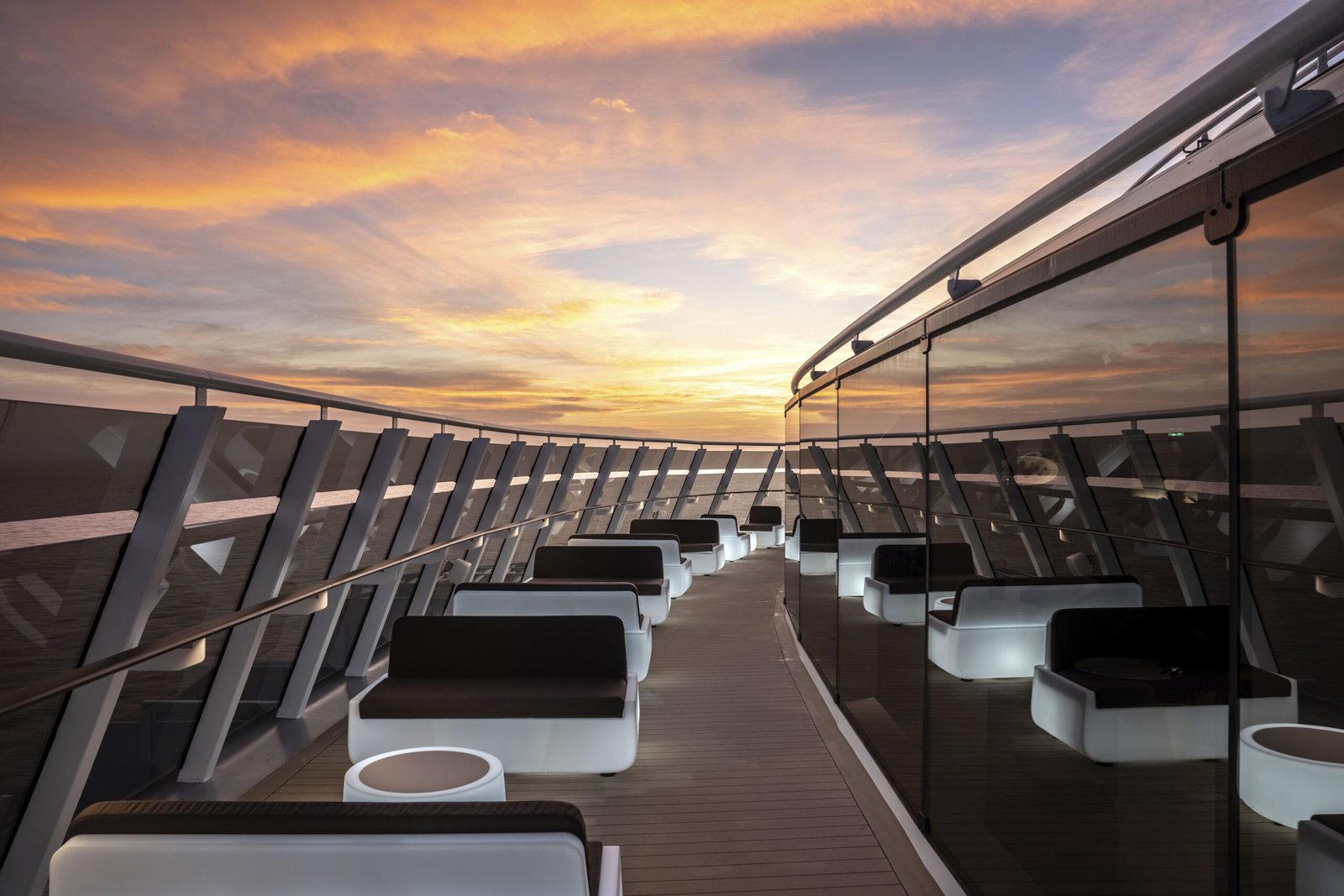 Top Sail Lounge